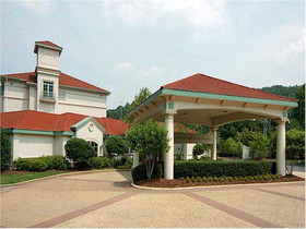 La Quinta Inn & Suites by Wyndham Birmingham Hoover