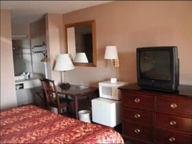 Days Inn by Wyndham Clanton AL