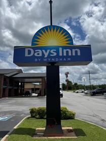 Days Inn by Wyndham Clanton AL