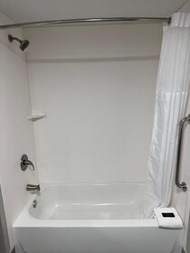 Days Inn by Wyndham Clanton AL