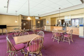 Days Inn by Wyndham Clanton AL