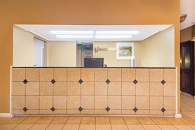 Days Inn by Wyndham Clanton AL