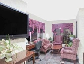 Super 8 by Wyndham Decatur Priceville