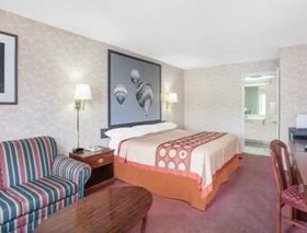 Super 8 by Wyndham Decatur Priceville