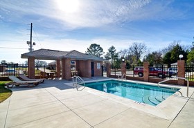 Best Western Plus Two Rivers Hotel & Suites