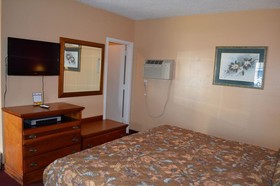 Adams Inn