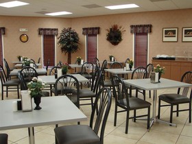 Red Roof Inn & Suites Dothan