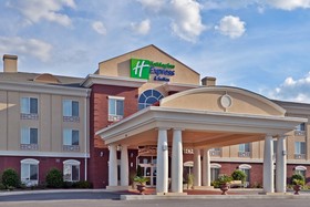 Holiday Inn Express Hotel & Suites Dothan North