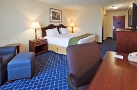 Holiday Inn Express Hotel & Suites Dothan North