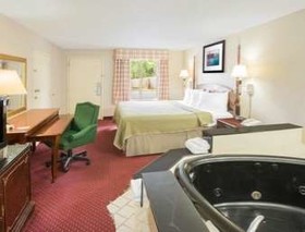 Howard Johnson by Wyndham Dothan