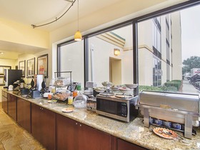 La Quinta Inn & Suites by Wyndham Dothan