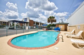 Motel 6 Dothan
