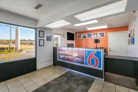 Motel 6 Dothan