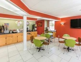 Super 8 by Wyndham Dothan