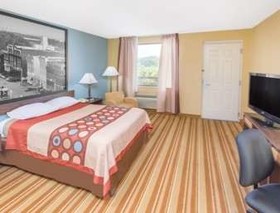 Super 8 by Wyndham Dothan