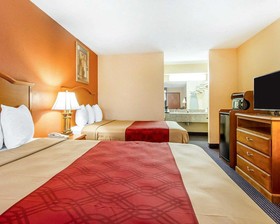 Econo Lodge Inn & Suites