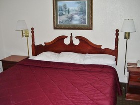 Lake View Inn & Suites