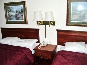 Lake View Inn & Suites