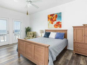 Bay Walk by Meyer Vacation Rentals