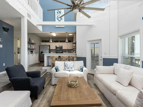 Bay Walk by Meyer Vacation Rentals