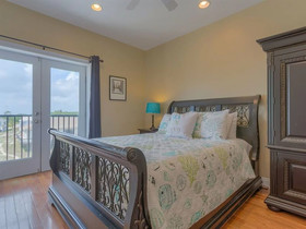 Beach Estate by Meyer Vacation Rentals