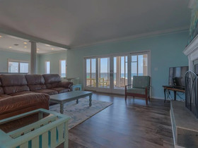 C-glass by Meyer Vacation Rentals