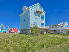 Dune Our Thing by Meyer Vacation Rentals