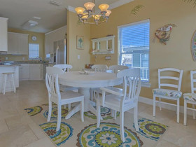 Dune Our Thing by Meyer Vacation Rentals