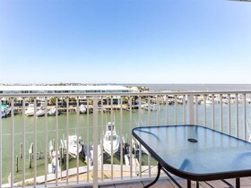 Navy Cove Harbor by Vacasa