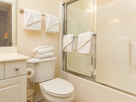 Navy Cove Harbor by Vacasa