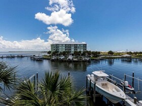 Navy Cove Harbor by Vacasa