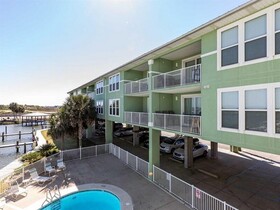 Navy Cove Harbor by Vacasa