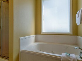 Navy Cove Harbor by Vacasa