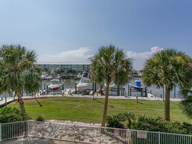 Navy Cove Harbor by Vacasa