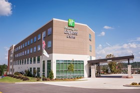 Holiday Inn Express & Suites Birmingham North - Fultondale