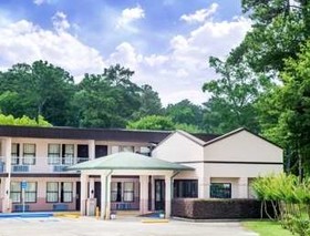 Super 8 by Wyndham Gadsden AL