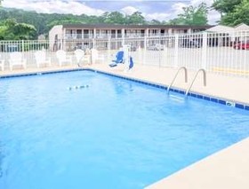 Super 8 by Wyndham Gadsden AL