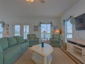 Beach Haven by Vacasa