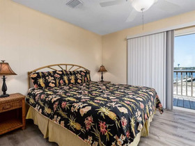 Best of Both Worlds by Meyer Vacation Rentals