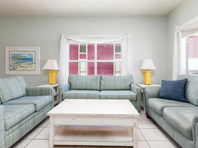Blue Parrot 1 by Meyer Vacation Rentals