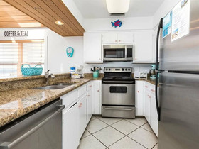 Breeze In by Meyer Vacation Rentals