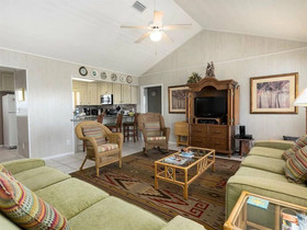 Casa Crockett by Meyer Vacation Rentals