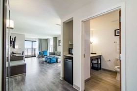 Comfort Inn & Suites Gulf Shores East Beach near Gulf State Park