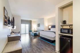 Comfort Inn & Suites Gulf Shores East Beach near Gulf State Park