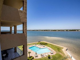 Compass Point by Vacasa