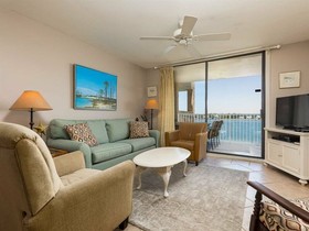 Compass Point by Vacasa