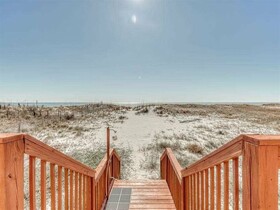 Crosswind Landing by Vacasa