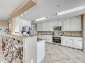 Crosswind Landing by Vacasa