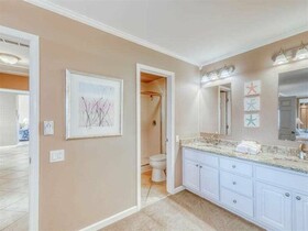 Crosswind Landing by Vacasa