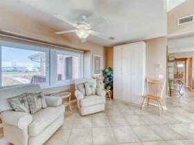 Crosswind Landing by Vacasa